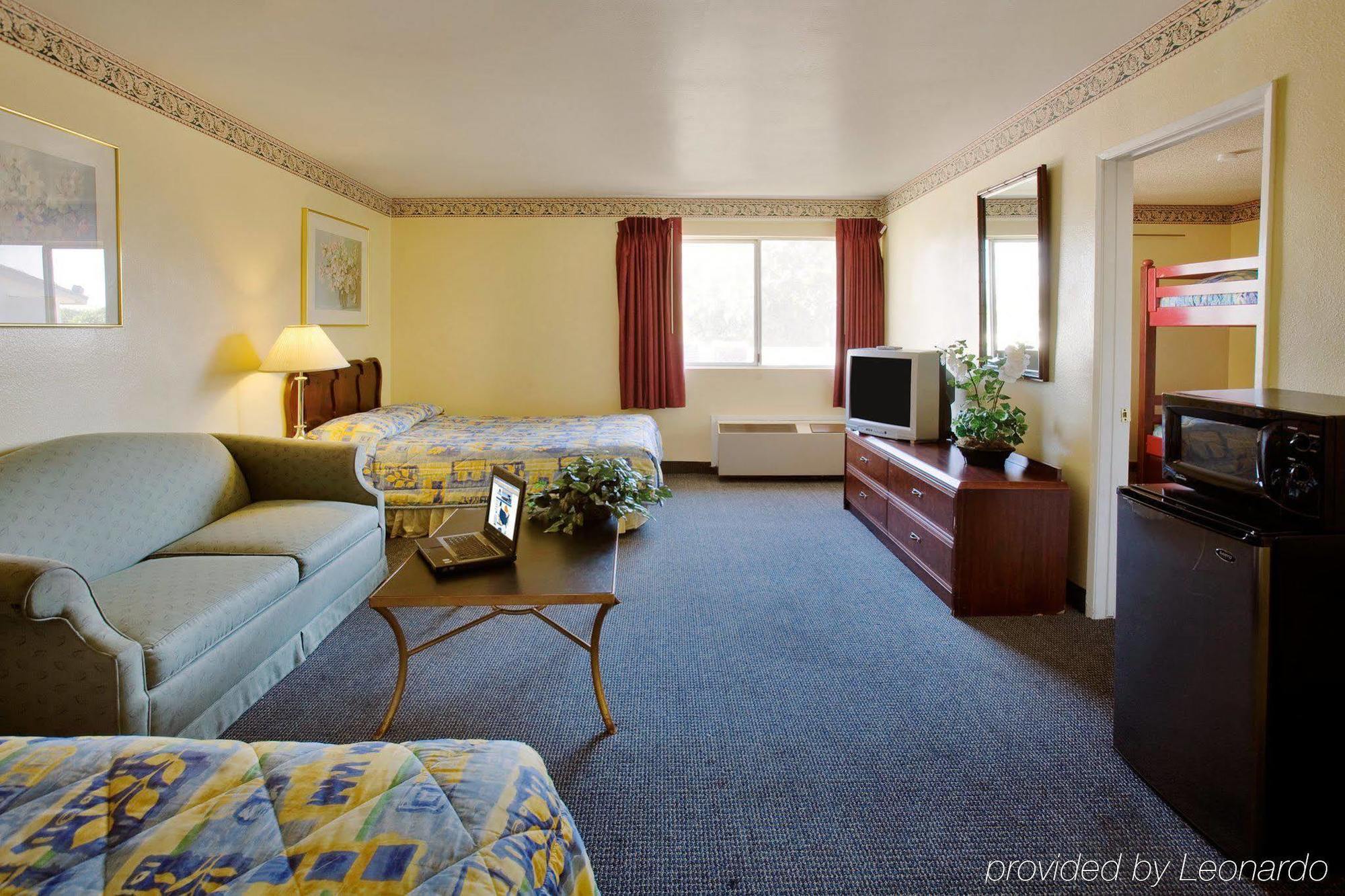 Anaheim Astoria Inn & Suites Kamer foto